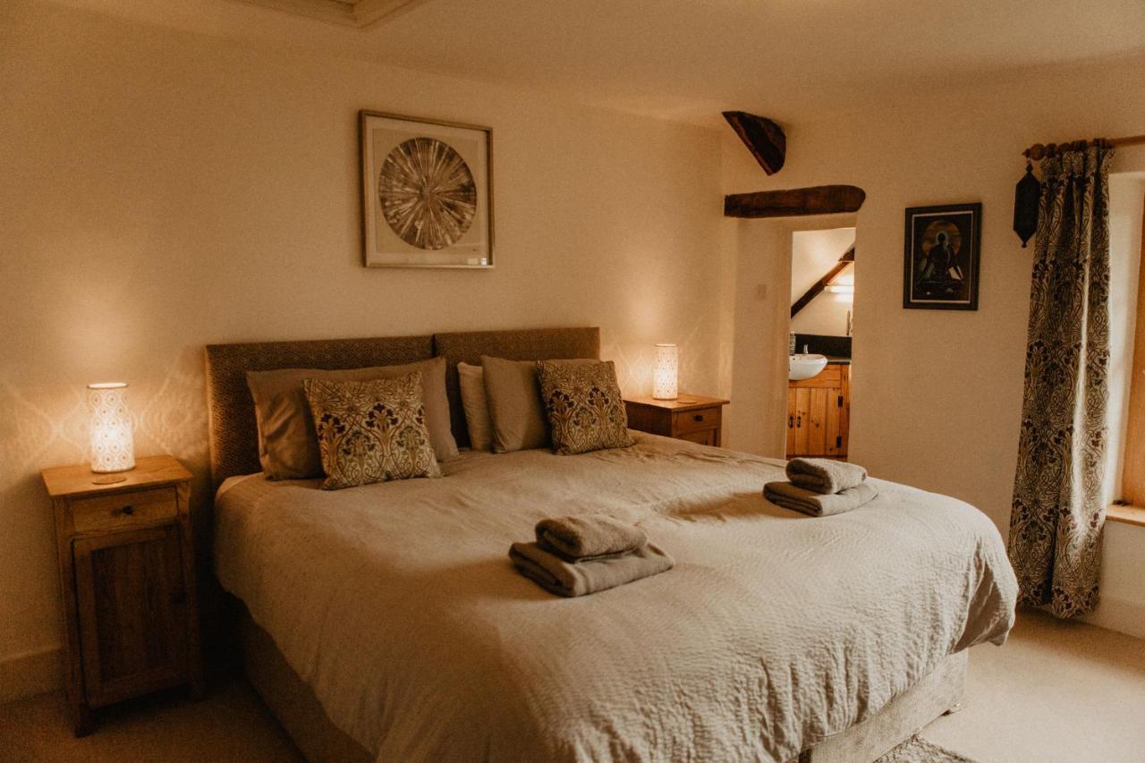 バーンスタプル Holwell Holistic Retreat Bed & Breakfast エクステリア 写真