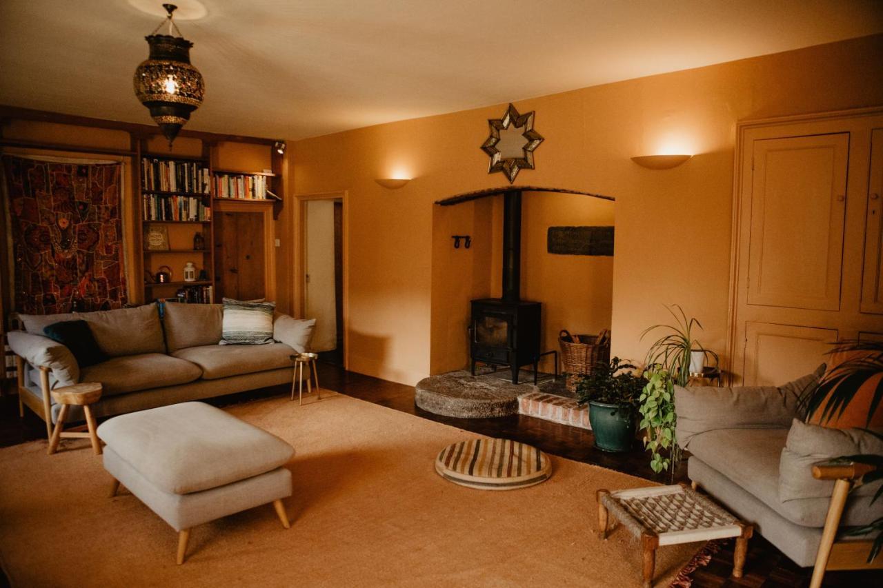 バーンスタプル Holwell Holistic Retreat Bed & Breakfast エクステリア 写真