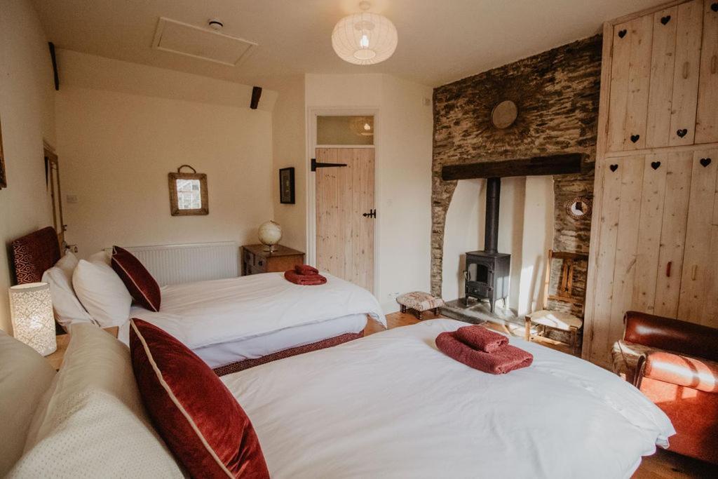 バーンスタプル Holwell Holistic Retreat Bed & Breakfast エクステリア 写真