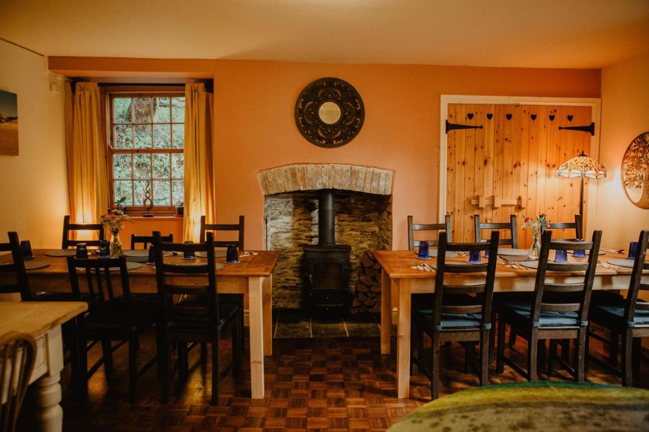 バーンスタプル Holwell Holistic Retreat Bed & Breakfast エクステリア 写真