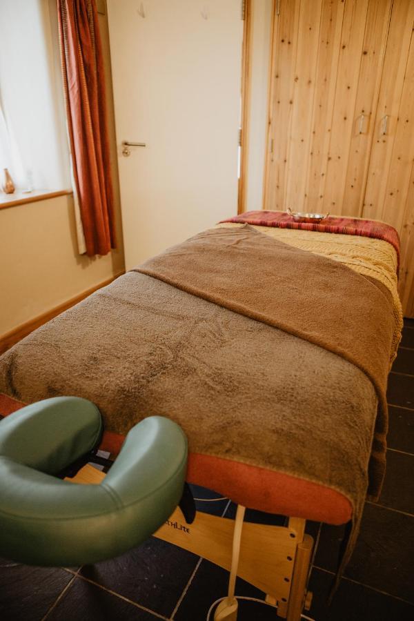 バーンスタプル Holwell Holistic Retreat Bed & Breakfast エクステリア 写真