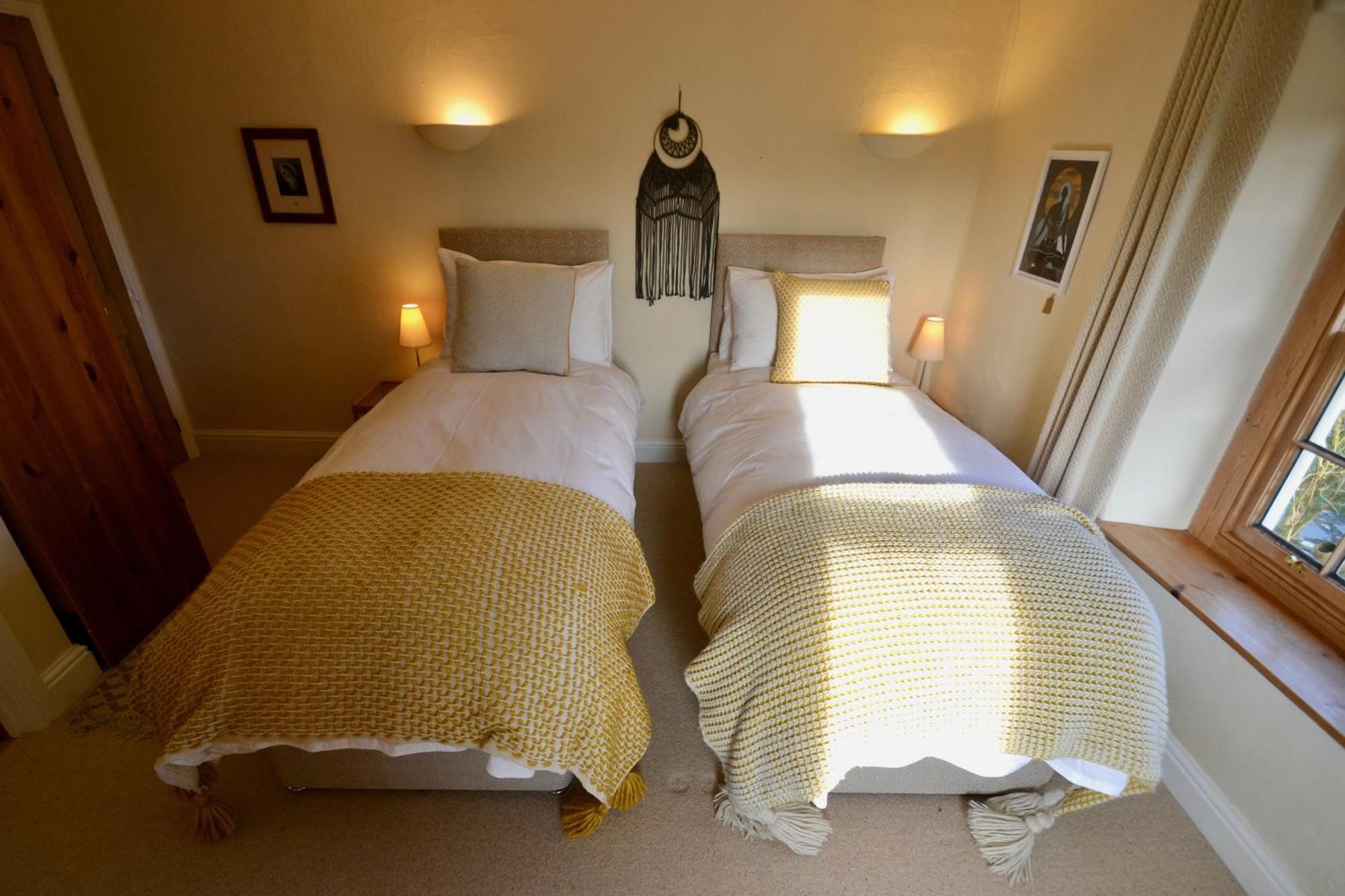 バーンスタプル Holwell Holistic Retreat Bed & Breakfast 部屋 写真