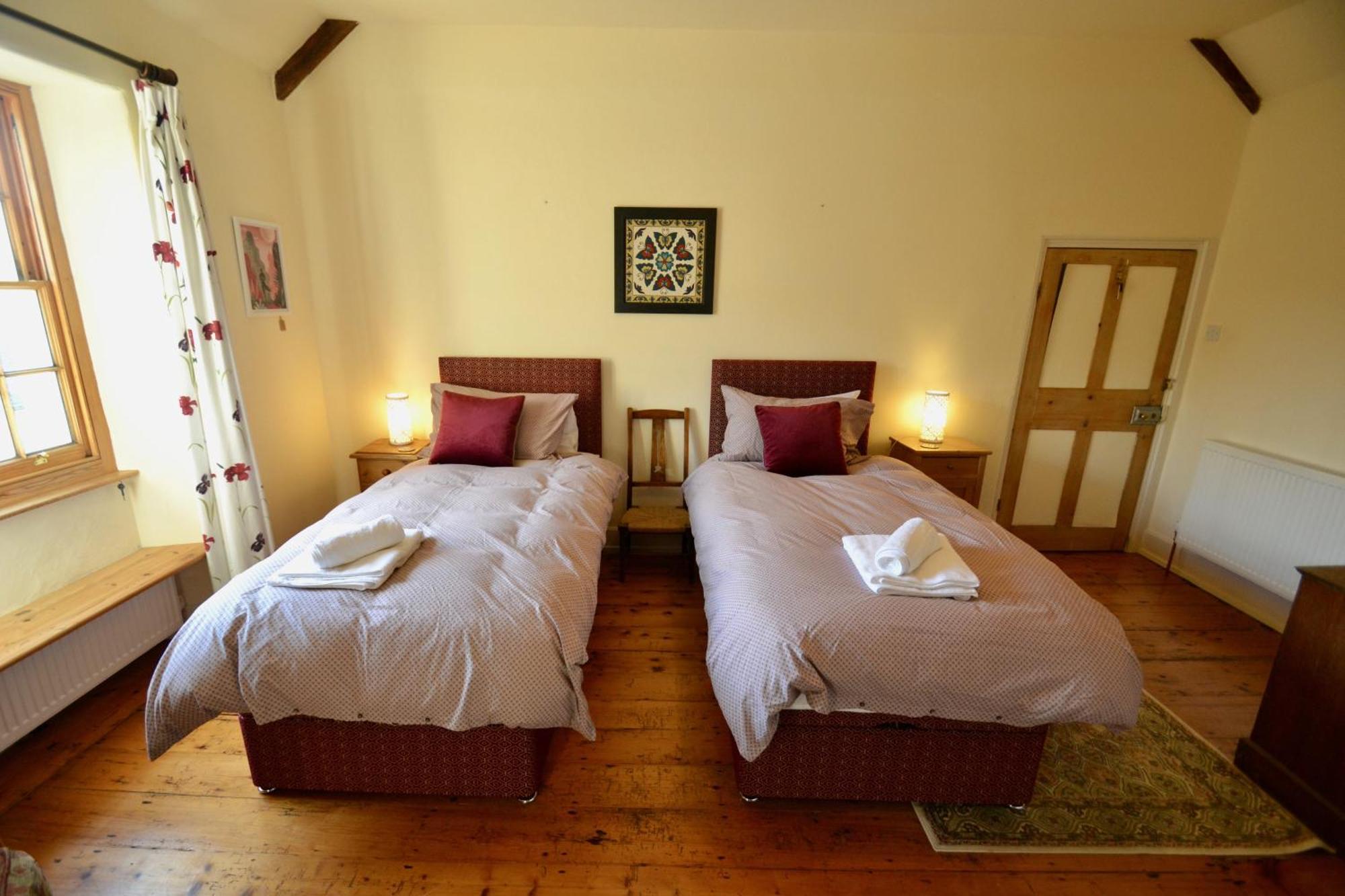 バーンスタプル Holwell Holistic Retreat Bed & Breakfast 部屋 写真