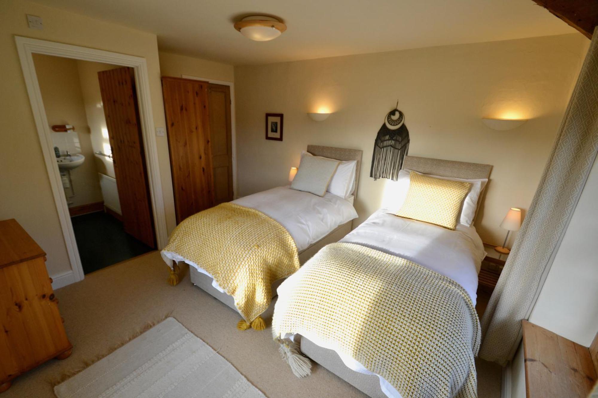 バーンスタプル Holwell Holistic Retreat Bed & Breakfast 部屋 写真