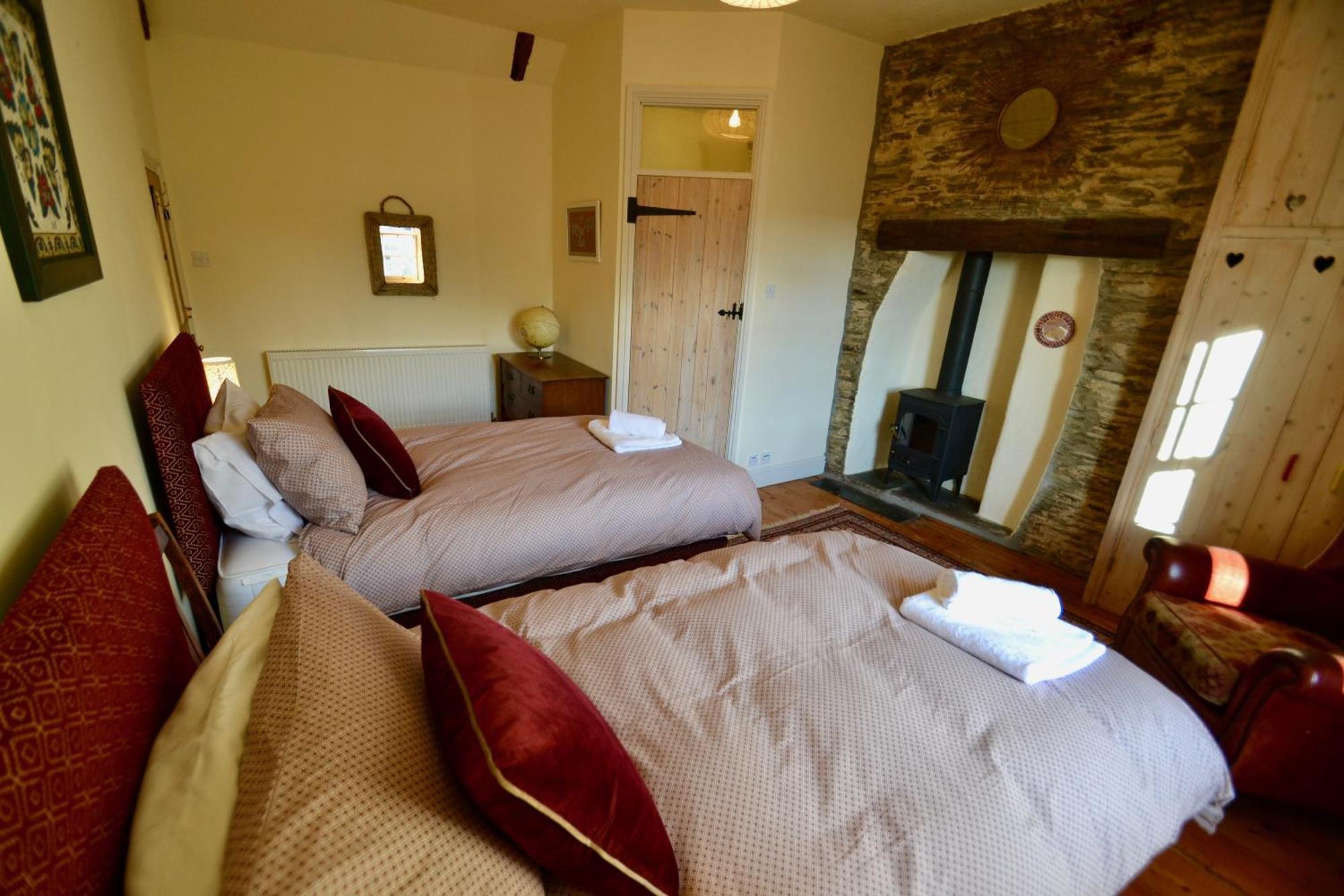 バーンスタプル Holwell Holistic Retreat Bed & Breakfast エクステリア 写真